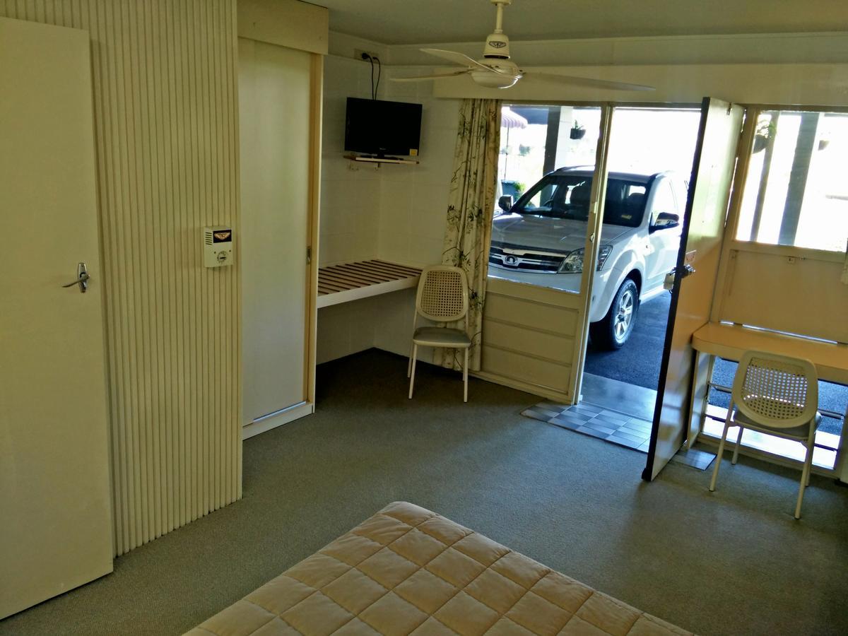 Cairns Motor Inn Exterior photo